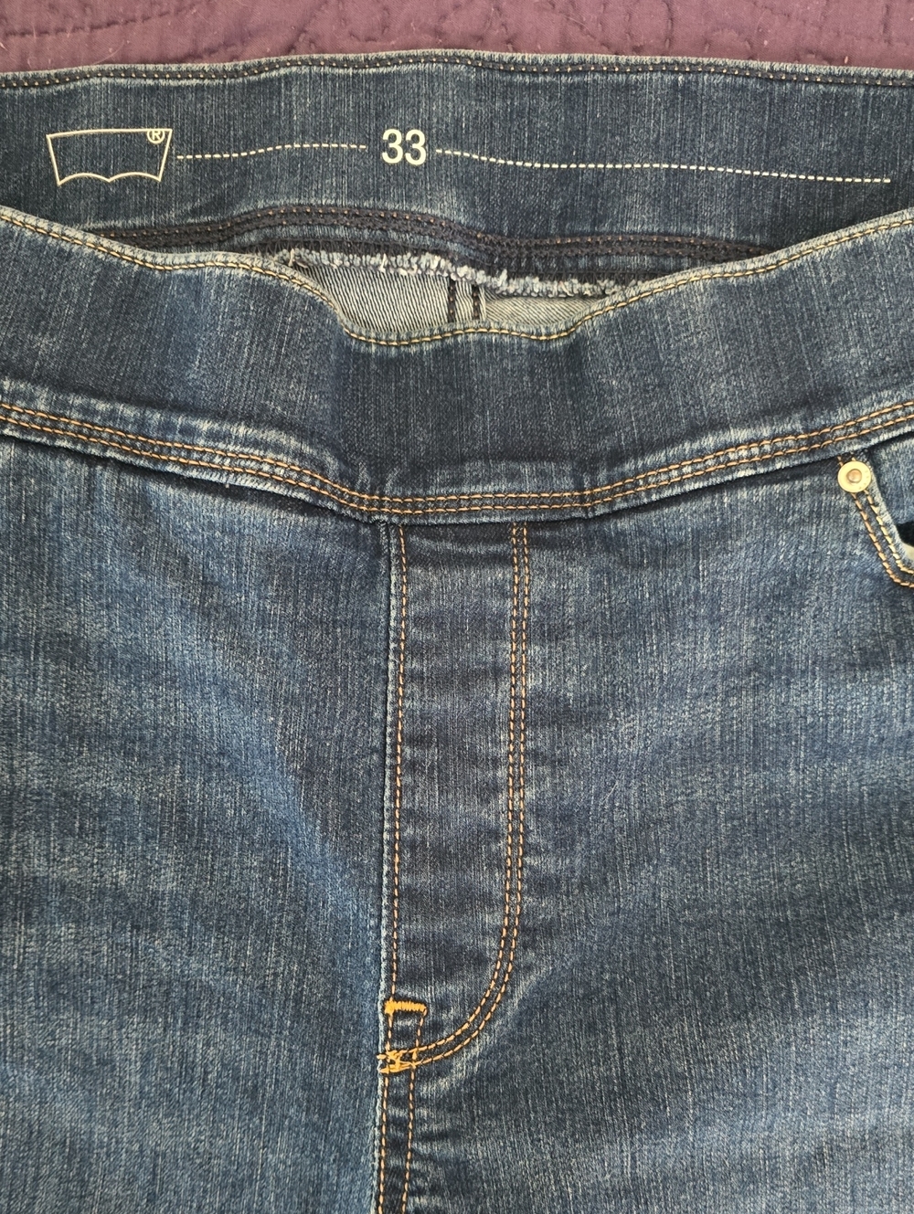 Levis Classic Women's Dark Blue Denim Jeans - Size 33